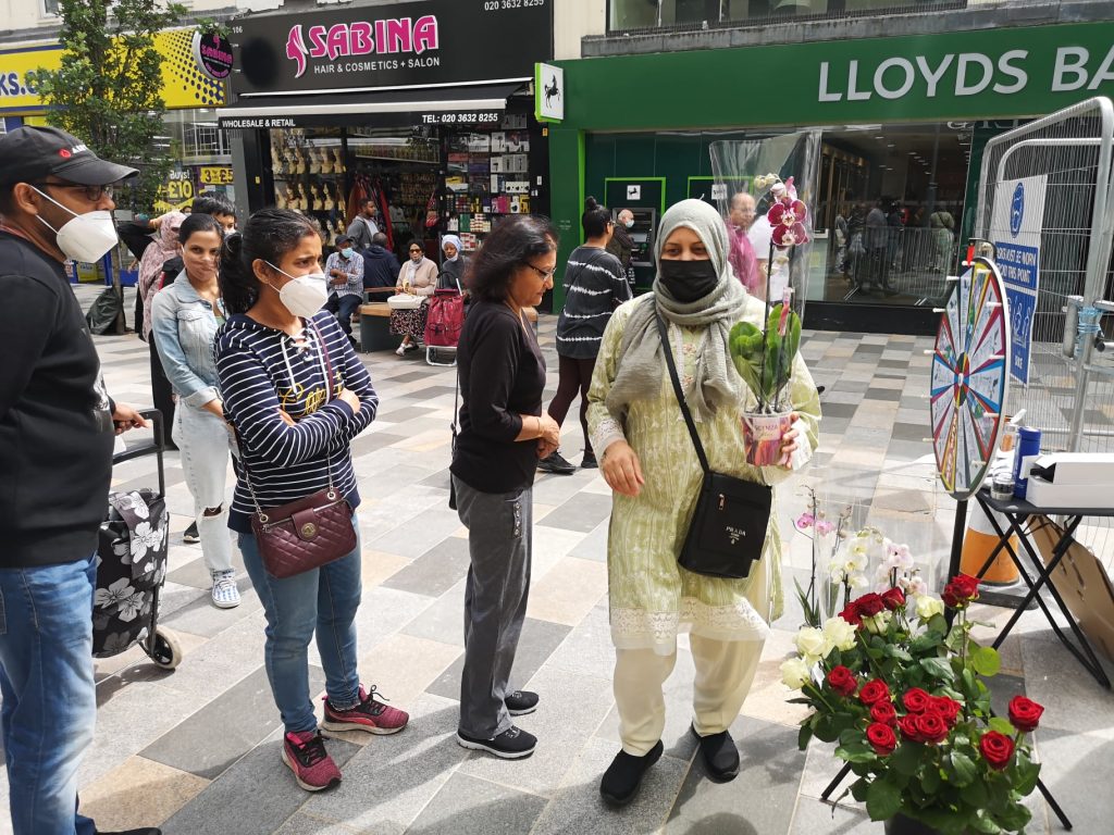 🌸 The Streets That Bloom free flowers - shades of romeo,