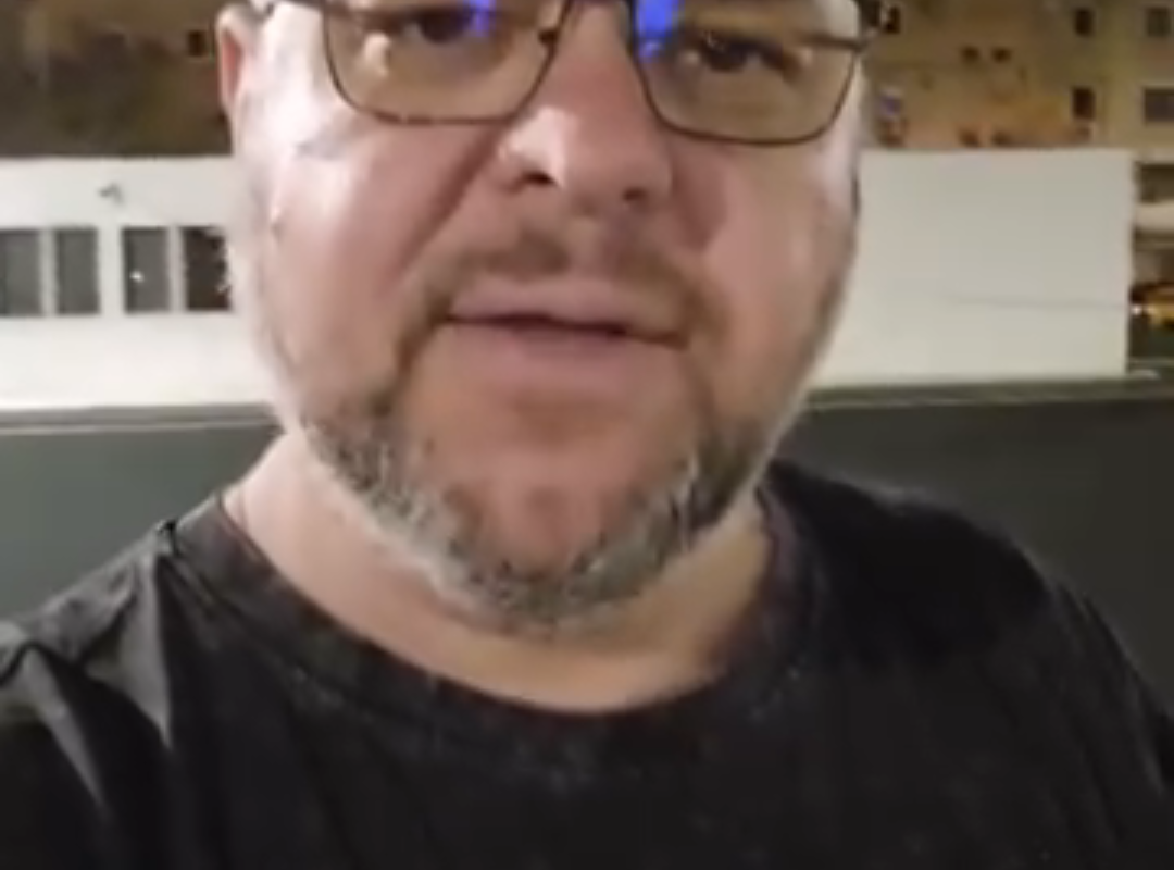 Bobby D vs. Selly & Smiley